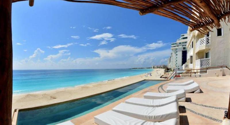 BSEA Cancun Plaza Hotel