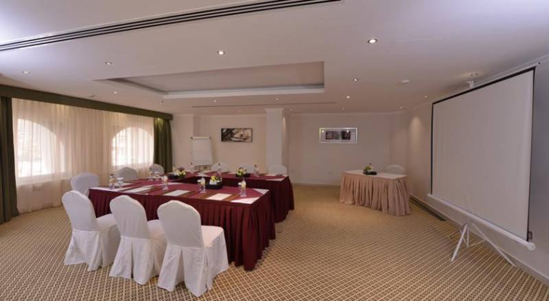 City Seasons Al Hamra Hotel