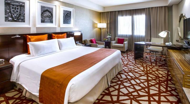 Crowne Plaza Dubai Deira