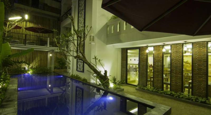 Double Leaf Boutique Hotel