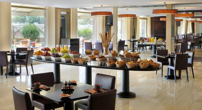 Dubai Marriott Harbour Hotel And Suites