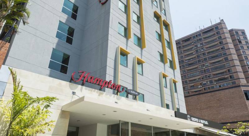 Hampton by Hilton Cali