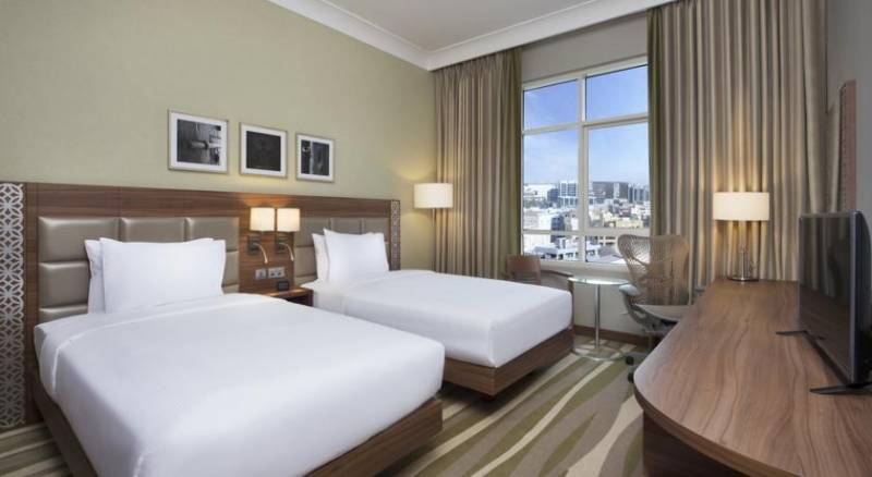 Hilton Garden Inn Dubai Al Muraqabat