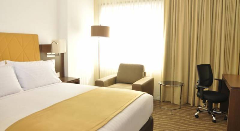 Holiday Inn Express & Suites Bogota Zona Financiera