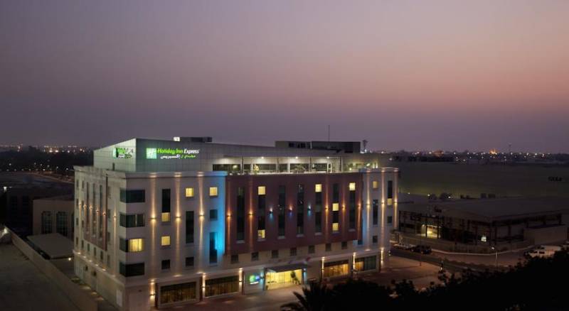 Holiday Inn Express Dubai Safa Park