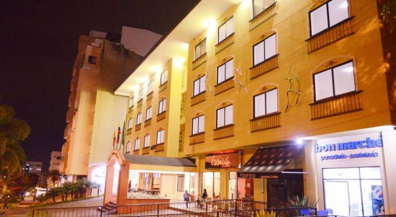 Hotel Pinares Plaza