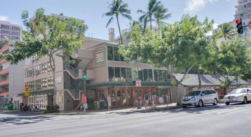 Kuhio Banyan Hotel