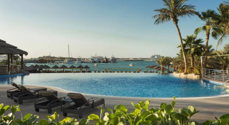 Le Meridien Mina Seyahi Beach Resort & Marina