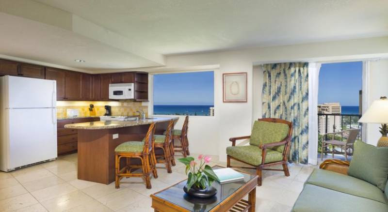 Luana Waikiki, an Aqua Boutique Hotel