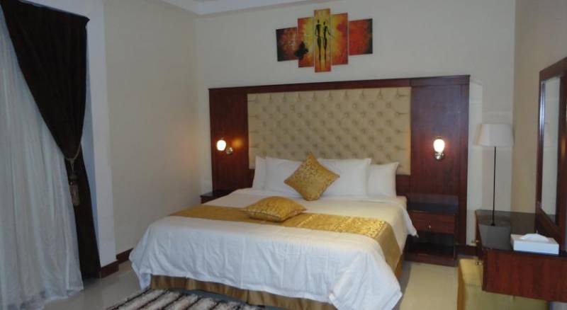 Meral Crown Hotel