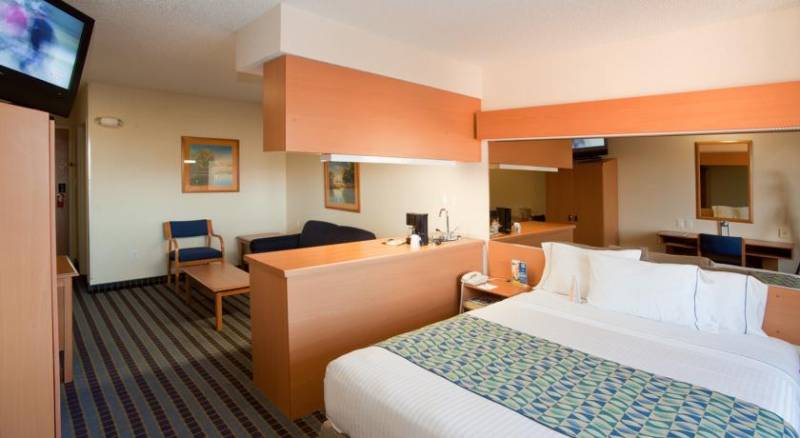 Microtel Inn & Suites by Wyndham Chihuahua