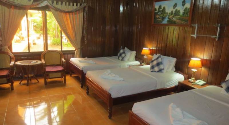 Neak Pean Hotel - Wooden House