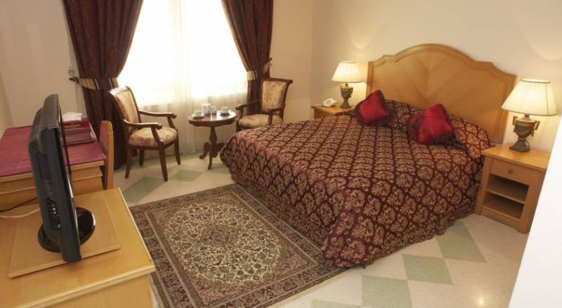 Safeer Hotel Suites