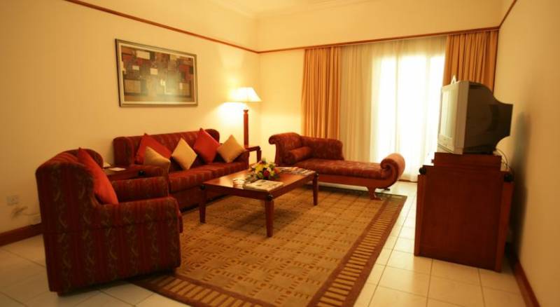 Savoy Crest Hotel Apartment