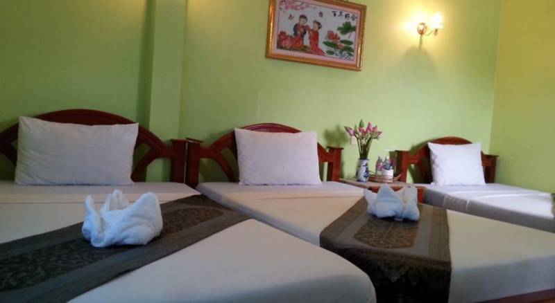 Ta Som Guesthouse & Tour Services