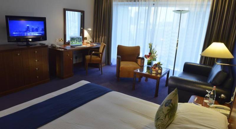 The Diplomat Radisson Blu Hotel Residence & Spa