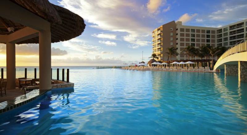 The Westin Lagunamar Ocean Resort Villas & Spa Cancun