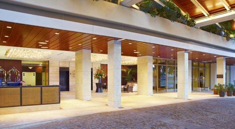 Trump International Hotel Waikiki Beach Walk