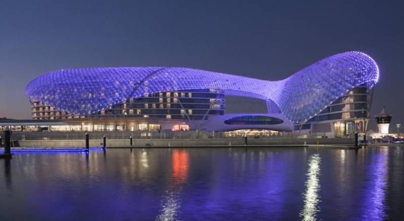 Yas Viceroy Abu Dhabi Hotel