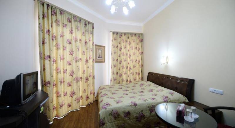 Yerevan Deluxe Hotel