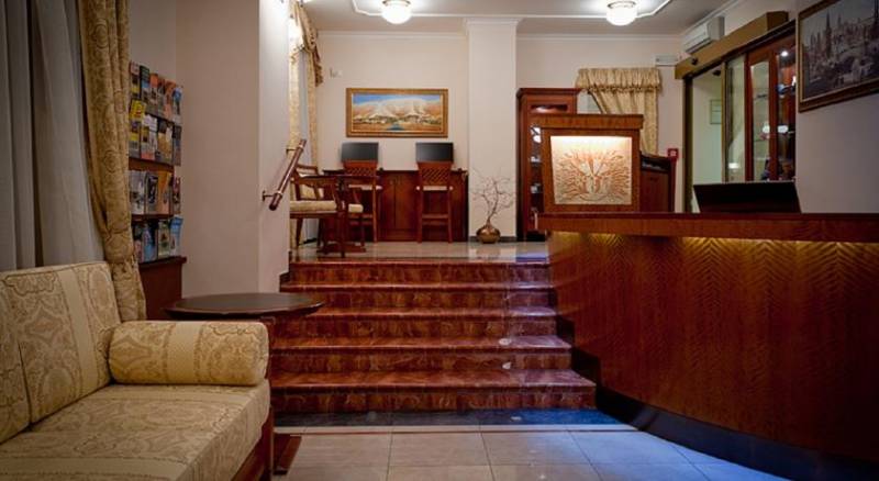 Alqush Downtown Hotel