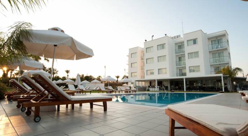 Frixos Suites Hotel Apartments