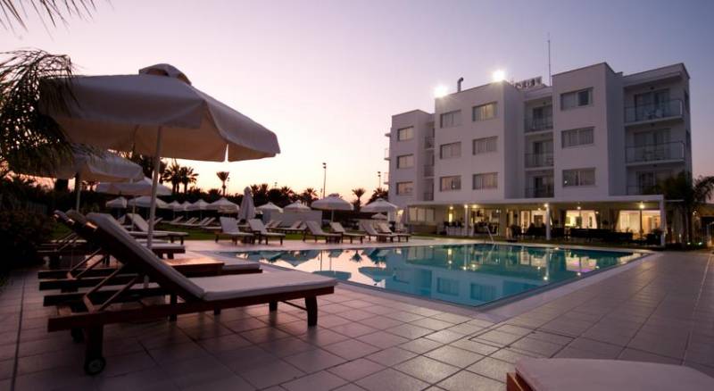 Frixos Suites Hotel Apartments