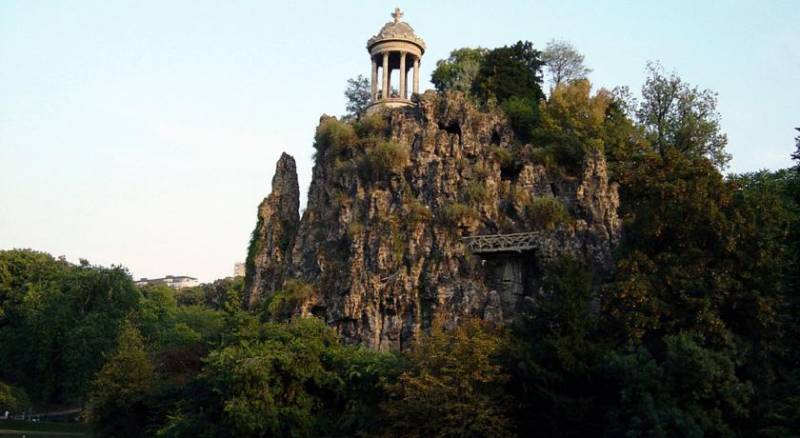 Hipotel Paris Buttes Chaumont Pyrénées