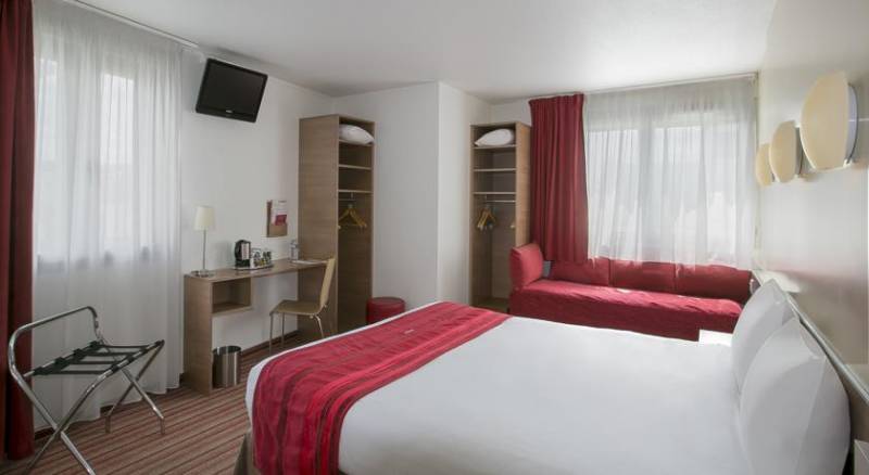 Kyriad Hotel Paris Bercy Village