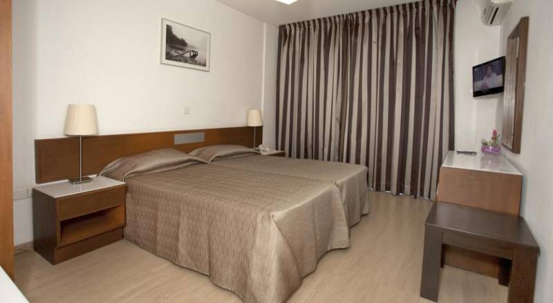 Petrou Bros Hotel Apartments