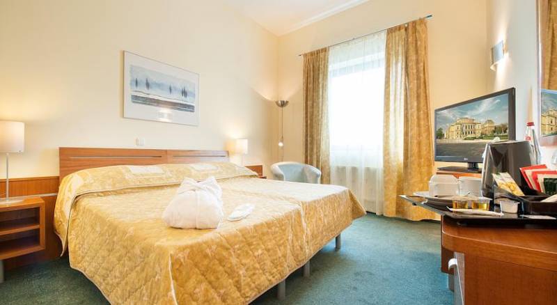 Ramada Airport Hotel Prague