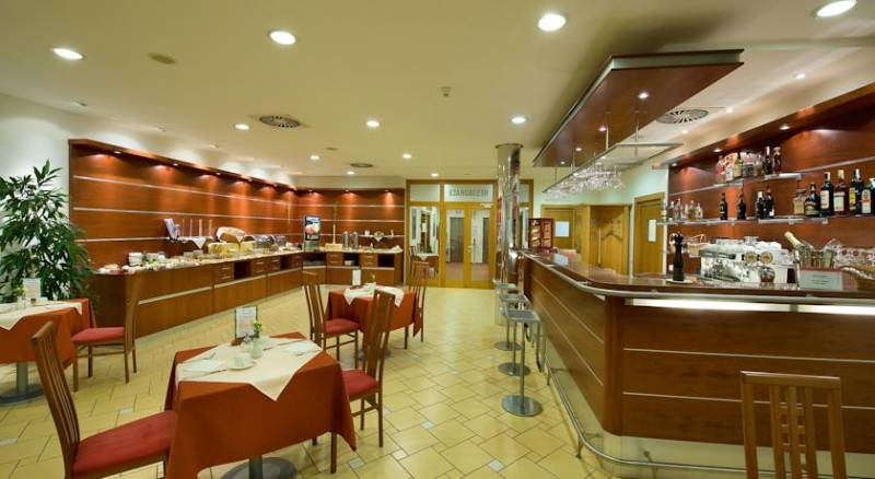 Ramada Airport Hotel Prague