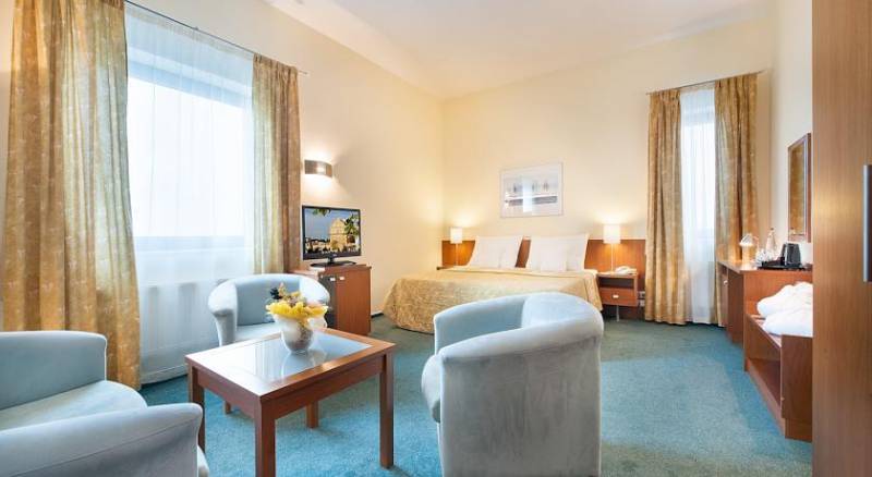 Ramada Airport Hotel Prague