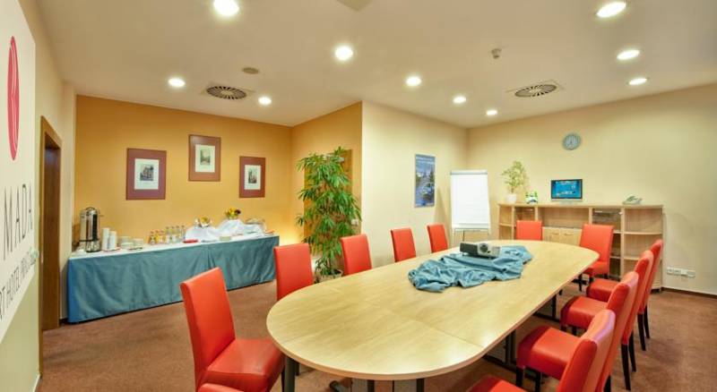 Ramada Airport Hotel Prague