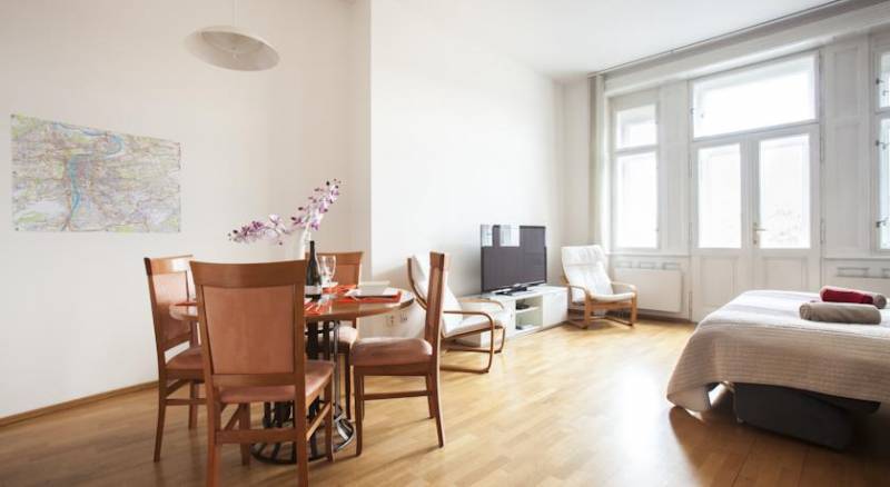 Riverview Apartments Prague