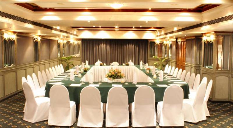 Aditya Park-A Sarovar Portico Hotel