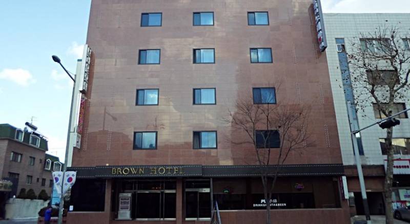 Brown Tourist Hotel