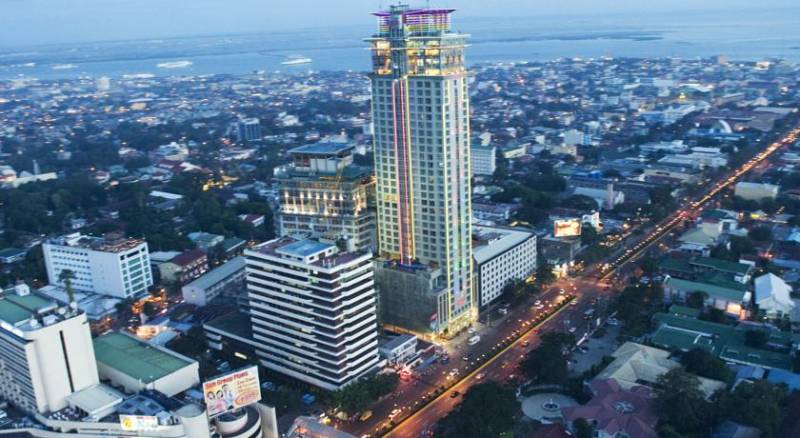 Crown Regency Hotel & Towers