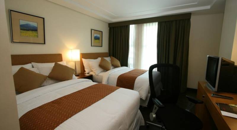 Crown Regency Hotel Makati