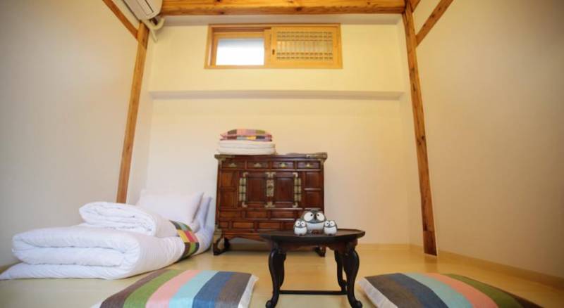 Dalzip Bukchon Hanok Guesthouse