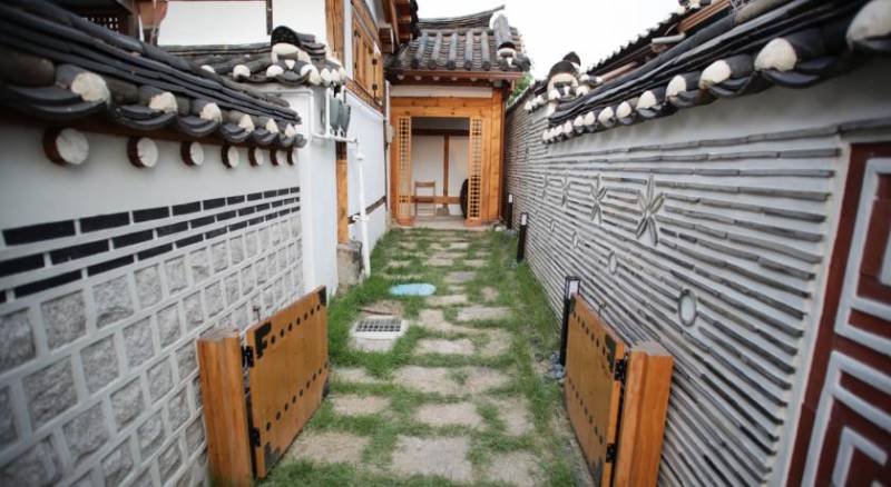 Dalzip Bukchon Hanok Guesthouse