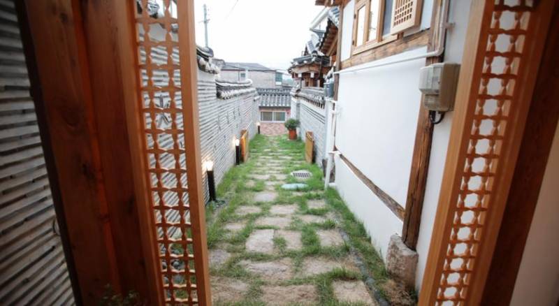 Dalzip Bukchon Hanok Guesthouse