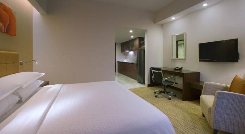 Four Points By Sheraton Hotel and Serviced Apartments