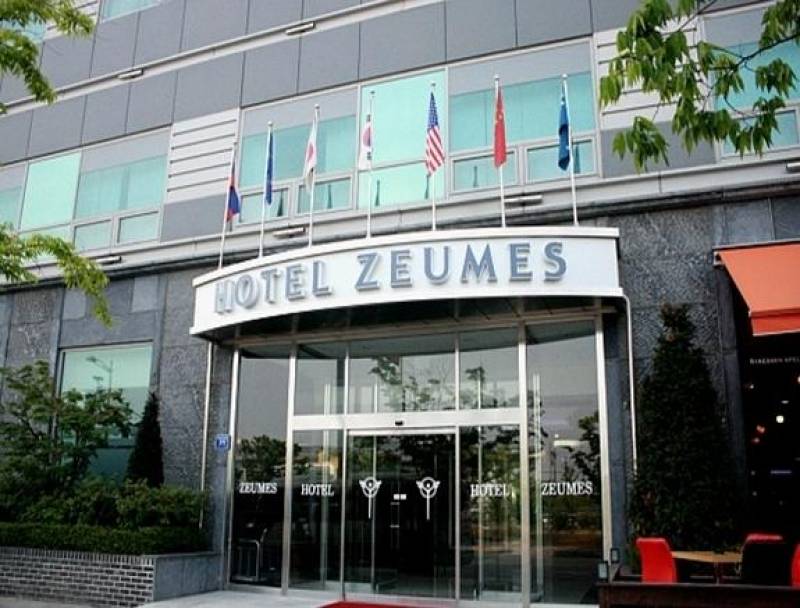 Hotel Zeumes Incheon Airport