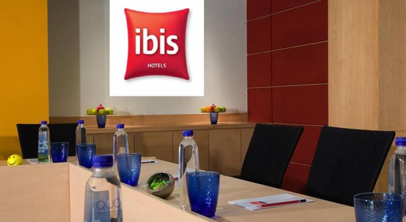 Ibis Pune