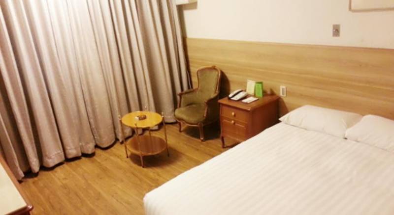 Itaewon Crown Hotel