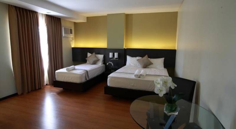 Lorenzzo Suites Hotel