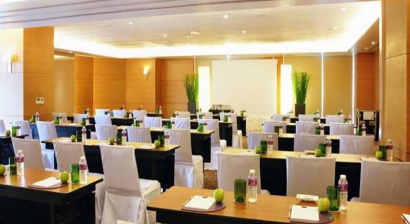 Quest Hotel & Conference Center - Cebu