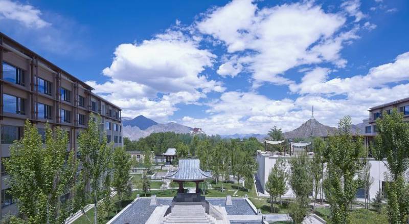 Shangri-La Lhasa Hotel