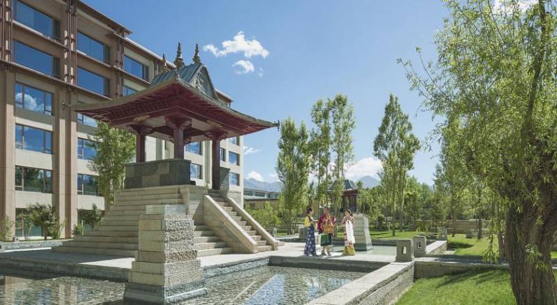 Shangri-La Lhasa Hotel